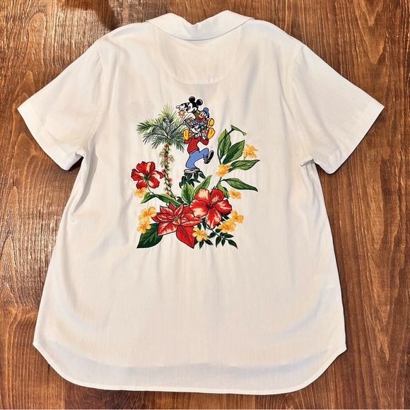 Disney Parks x Tommy Bahama Christmas Deck The Palms Talula SS Shirt Small NEW - Picture 1 of 11